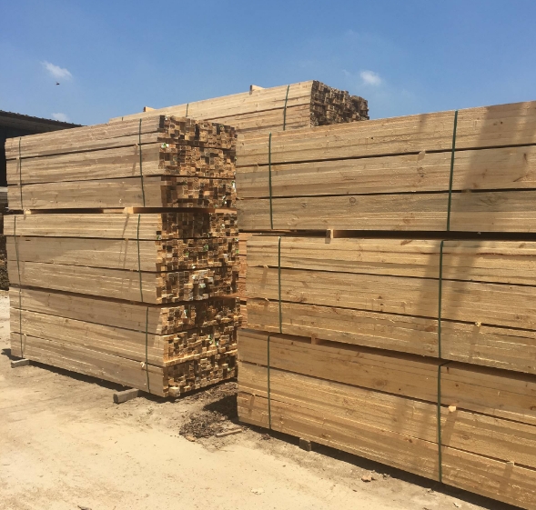 家居装修实用好物｜飘窗榻榻米塑木定制